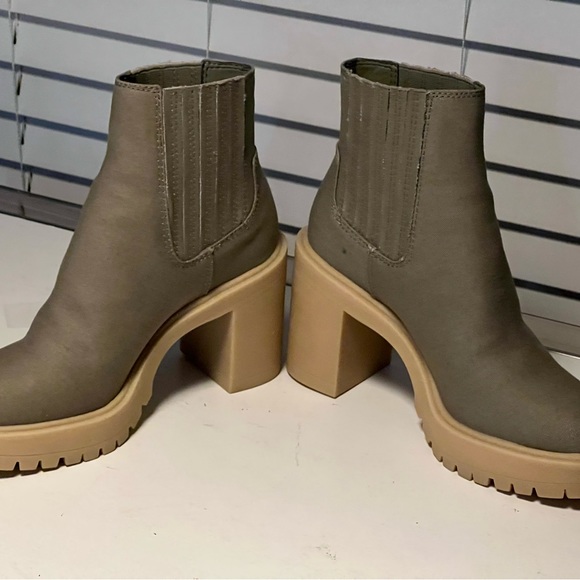 Dole Vita Canvase Sage Bootie Size 8 - Picture 11 of 15